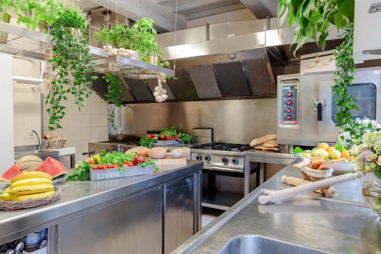 Casolare Dei Colli, Panoramic Private Pool, Lavish Interiors And A Gourmet Kitchen Villa Camaiore