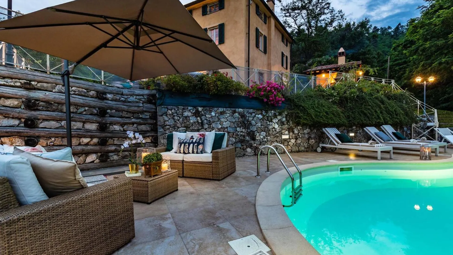 Casolare Dei Colli, Panoramic Private Pool, Lavish Interiors And A Gourmet Kitchen Villa Camaiore