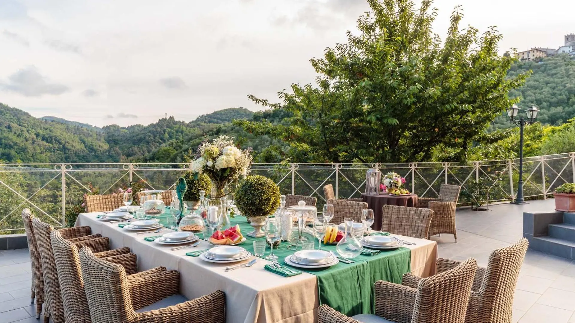 Casolare Dei Colli, Panoramic Private Pool, Lavish Interiors And A Gourmet Kitchen Villa Camaiore